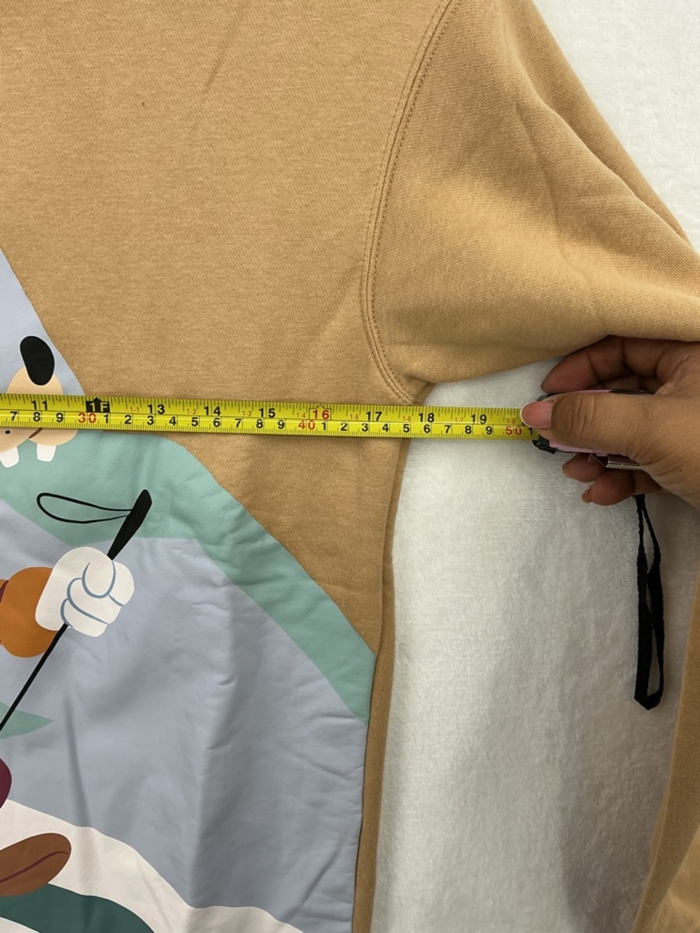 Disney Tan Goofy Skiing Graphic Crewneck Sweater 788 - Picture 5 of 6